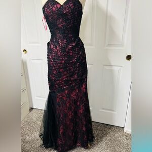 Elegant Black and Red Lace Strapless Maxi Dress